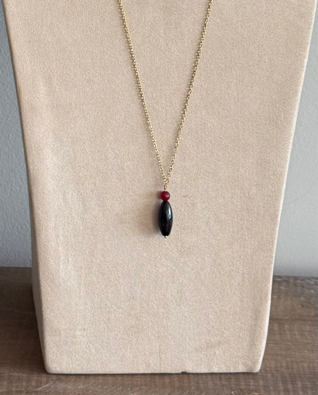 Collar Guinda