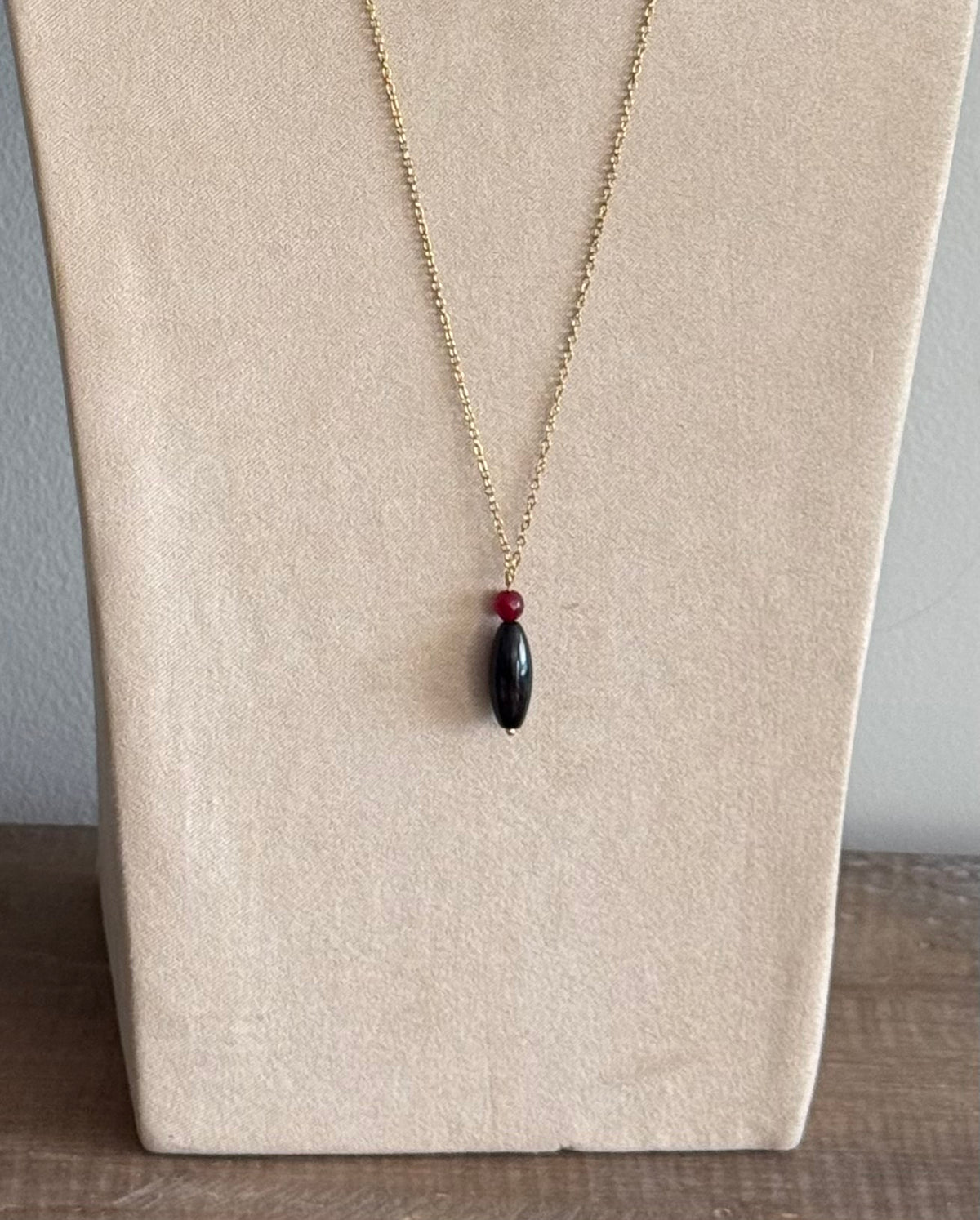 Collar Guinda