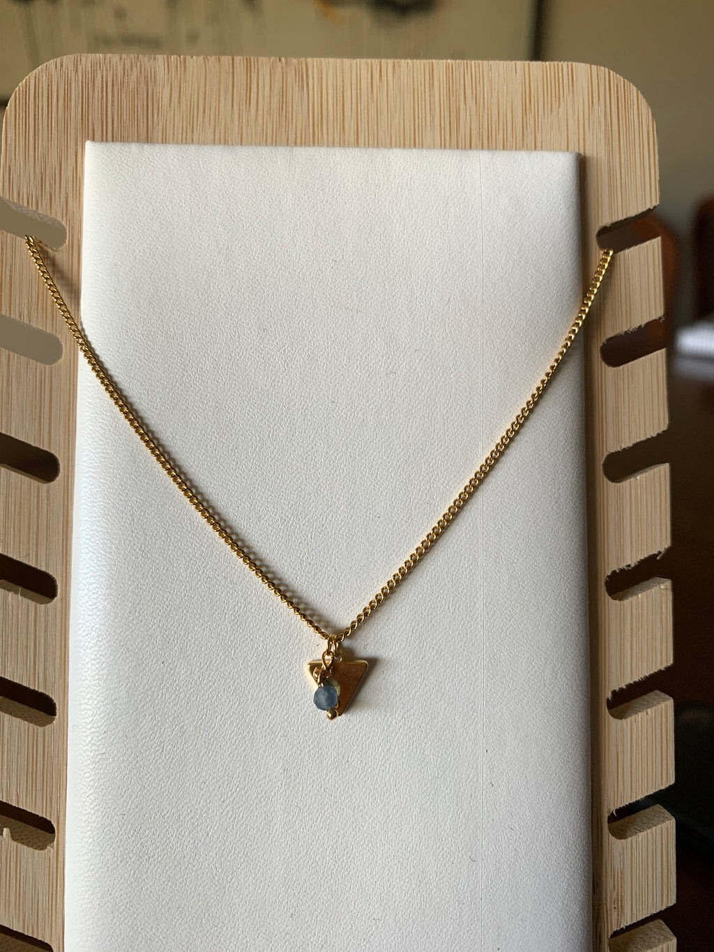 Collar triángulo